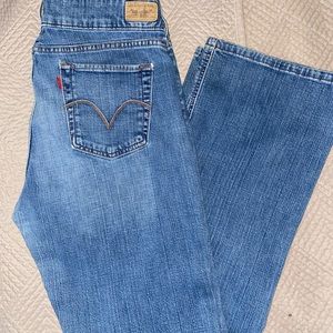 Levi’s slender boot cut 525